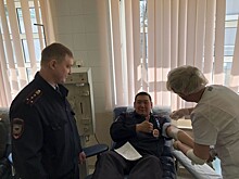 Сотрудники полиции Западного округа приняли участие в Национальном дне донора