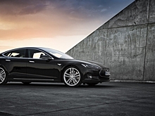 Tesla Motors представила в США бюджетный электромобиль Model 3