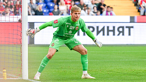 Вратарь ЦСКА рассказал, как в детстве ругался с хейтерами Акинфеева