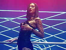 Самые нашумевшие клипы недели: Бузова показала страсть и глубокий присед, а Элджей зажег в толпе красоток