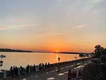 Плакала, но держалась: набережную Костромы как будто привели в порядок