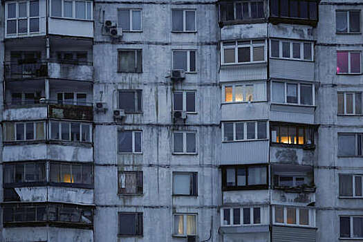 После прилета по объекту в Ровенской области Украины начались перебои со светом