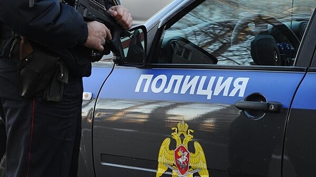 20 человек задержали за громкую музыку и стрельбу у ТЦ в Москве