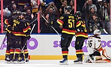 Передача Михеева помогла «Ванкуверу» обыграть «Анахайм» в НХЛ