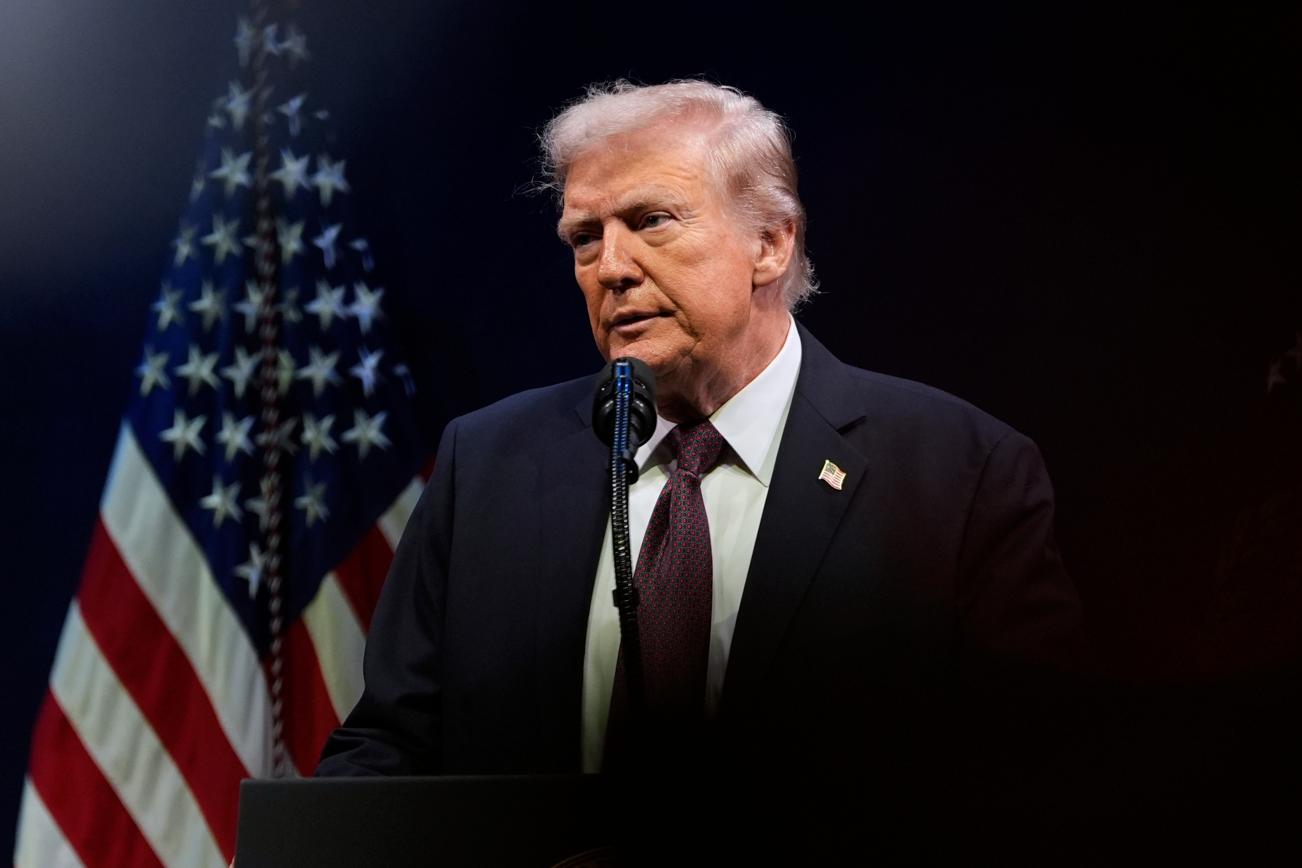 Трамп утверждает, что Иран стремится к новой встрече с США