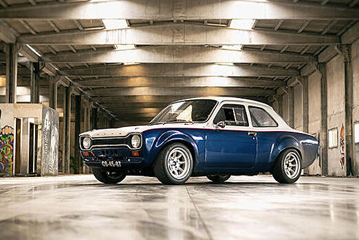 Дилер решил продать Ford Escort с помощью дрифт-ролика