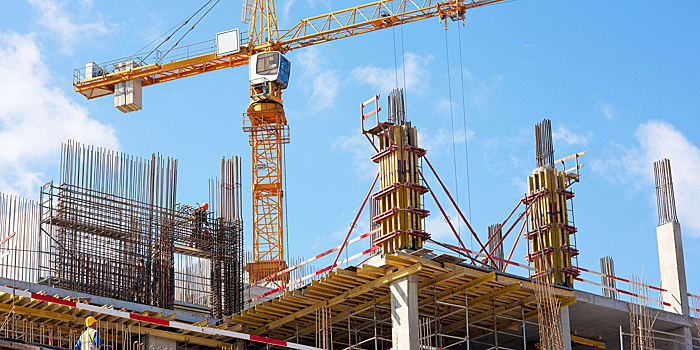 Работы по устройству котлована начались при строительстве жилого комплекса в районе Хамовники