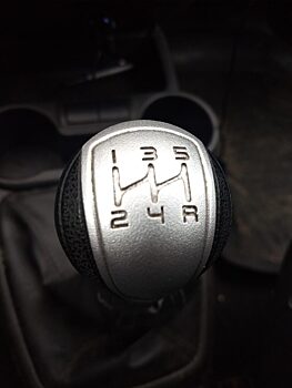 Кроссоверы Mitsubishi Outlander и KIA Sportage вошли в рейтинг 12 SUV с самыми надежными АКПП