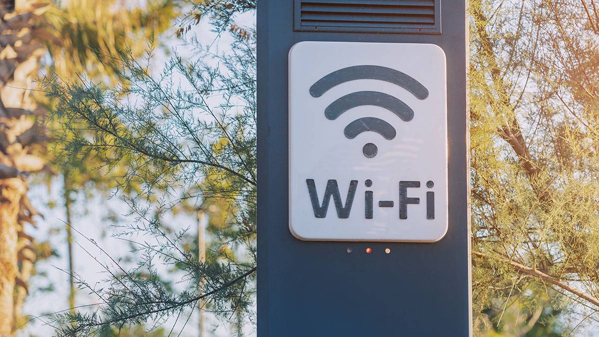 Жители Москвы и Подмосковья жалуются на сбои в работе домашнего интернета