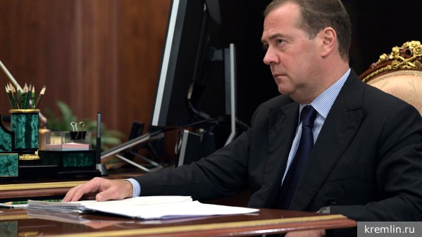 Медведев пожелал Байдену здоровья