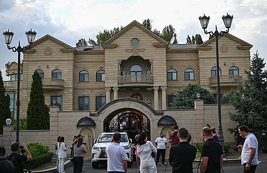 Стало известно число задержанных у дома Карапетяна в Армении