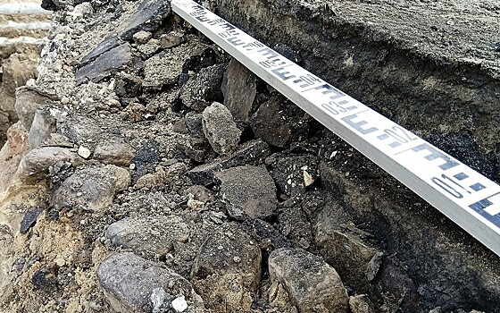 Археологи показали первое дорожное покрытие моста через Лыбедский бульвар