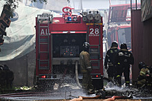 Здание бывшего завода обрушилось в Москве из-за пожара