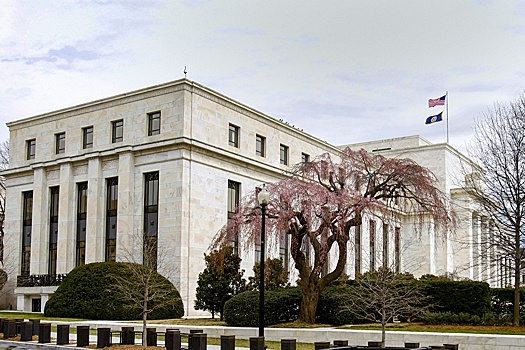 Что известно о планах переподчинить ФРС президенту США