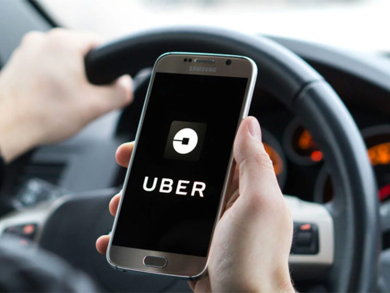 Uber отыскал способ для выявления пьяных клиентов через приложение -  Рамблер/авто