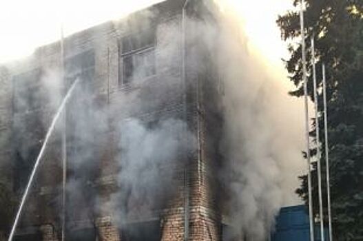 Следователи выясняют, как произошёл пожар на заводе в Пятигорске