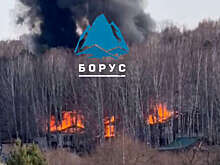 В Красноярском крае загорелась база отдыха Апартель