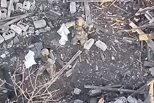 В центре Красноармейска боевики ВСУ сдались в плен российскому дрону