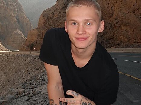 Даня Милохин рассказал, что зарабатывает на жизнь в ОАЭ работой курьером и боями