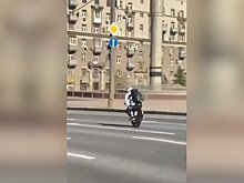 На ехавшего на моноколесе по Кутузовскому проспекту мужчину составили 6 протоколов