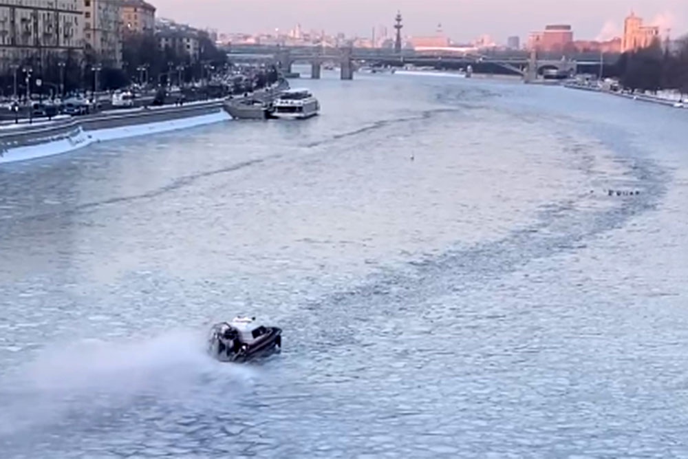 Комплекс городского хозяйства Москвы: на водоемах стало опасно выходить на лед