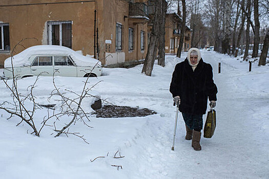 Пожилая женщина из Магнитогорска вынуждена жить в подвале жилого дома