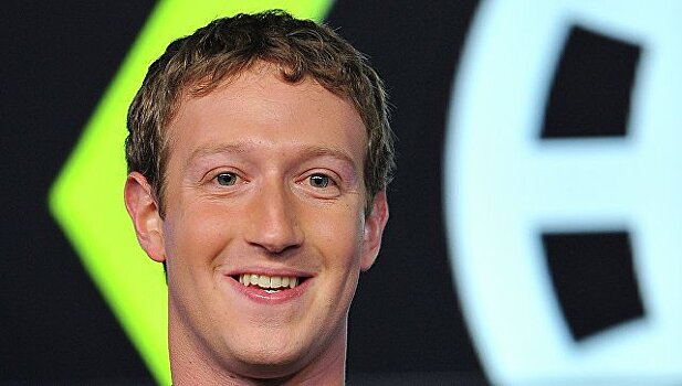 Цукерберг продал акции Facebook до скандала