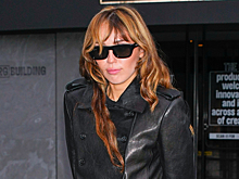 Майли Сайрус выпустила сингл Beautiful That Way для фильма с Памелой Андерсон