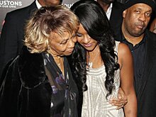 Дочь Уитни Хьюстон будет похоронена рядом с матерью