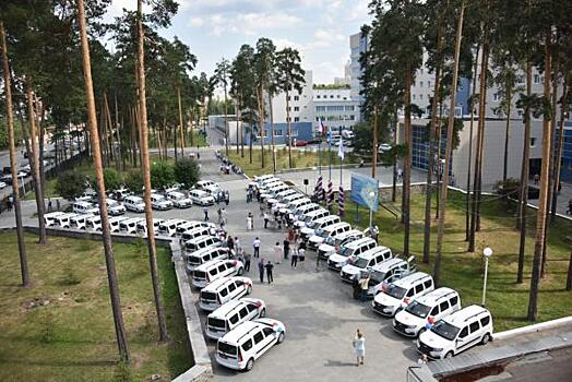 Свердловские больницы получили 48 новых машин