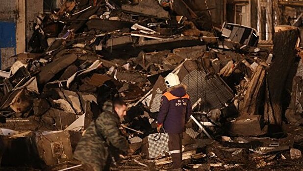 Разбор завалов дома в Волгограде приостановлен