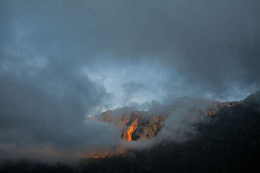 В Индонезии вулкан Семеру выбросил пепел на высоту 5,7 км