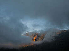 В Индонезии вулкан Семеру выбросил пепел на высоту 5,7 км