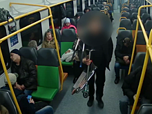 Мужчина в электричке в Подмосковье украл у подростков три самоката, чтобы подарить сыновьям