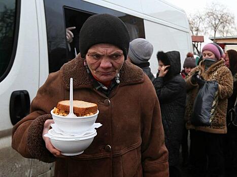"К Жириновскому за помощью, как в церковь". Как выживают бездомные в Москве