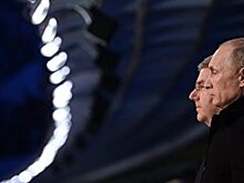 Bloomberg (США): Трамп нашел время, чтобы вновь начать добиваться расположения Путина