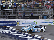 NASCAR: Кевин Харвик обновляет личный рекорд