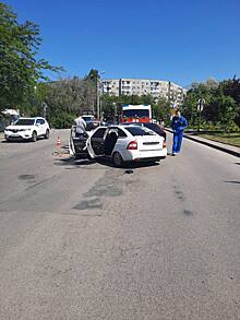 Два человека пострадали в лобовом ДТП в Ростове