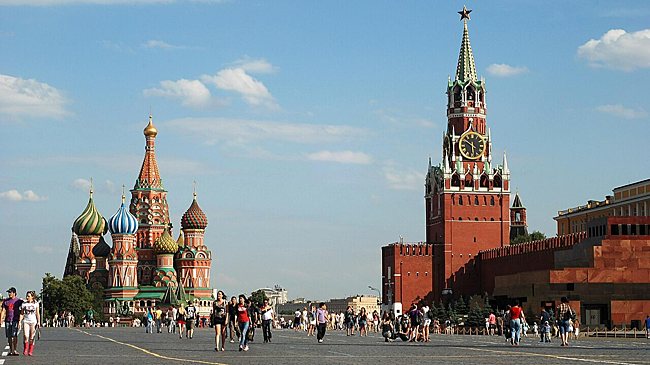 Стало известно, что за огненный след заметили в небе над Москвой