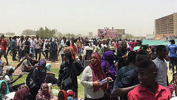 Катар призвал суданских политиков выполнить требования народа