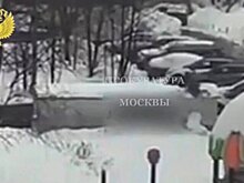 Двое мальчиков упали с крыши нежилого строения на западе Москвы