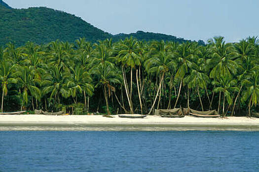 Русских туристов пригласили зимовать на "Гавайях в Африке"