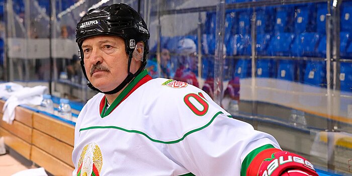 Лукашенко отдал передачу в любительском матче против Гомельской области (10:4), его сын Николай сделал хет-трик