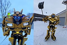 Чистить Ярославль от снега приедет человек в костюме робота: изобретатель наряда готов помочь городу