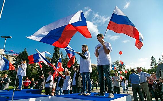 Празднование Дня Государственного флага РФ пройдет в центре Новосибирска