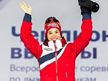 «Первый тайм медиафутболисты играют против лыжниц мячом на поле, а во втором все встаем на лыжероллеры». Степанова предложила новый формат