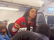 Крики летевшей в Лас-Вегас женщины разозлили стюардесс