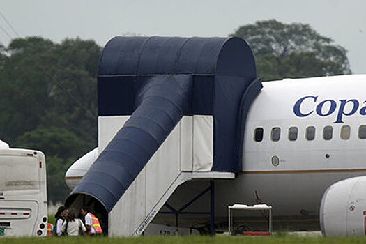 Пассажир на ходу выпрыгнул из самолета в аэропорту Сан-Франциско