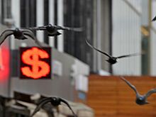 Аналитики: по итогам года россияне заберут из банков около 2 трлн руб.