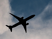 Летящий в Москву пассажирский самолет подал сигнал тревоги